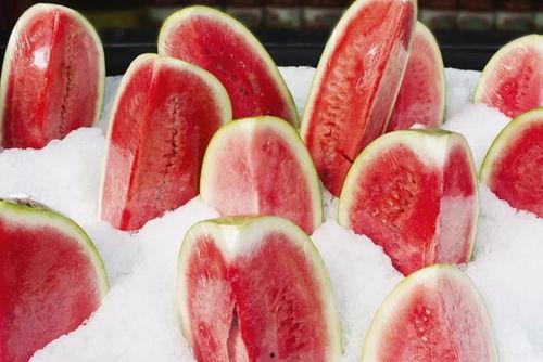 吃瓜老层,网络红人的崛起与影响