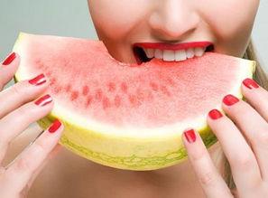 居家吃瓜,解锁夏日休闲新姿势